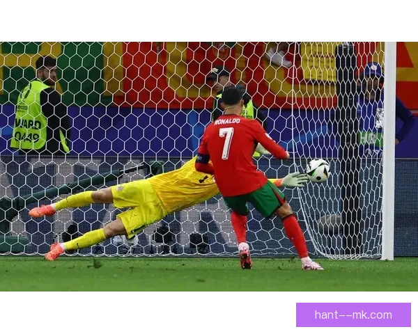 C罗欧洲杯未进运动战进球失点后泪洒赛场尽显心碎与无奈